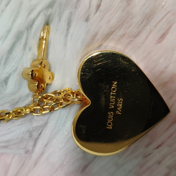 FIRM!! RARE! Auth Louis Vuitton Rose Velour Resin Goldtone Lock Heart Necklace - Picture 13 of 16